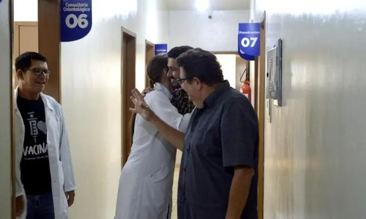 BARBOSA FERRAZ: Prefeito Caxão e secretário Leandro Mello oficializam nova clínica odontológica na UBS Santa Rita, na Vila do Roque