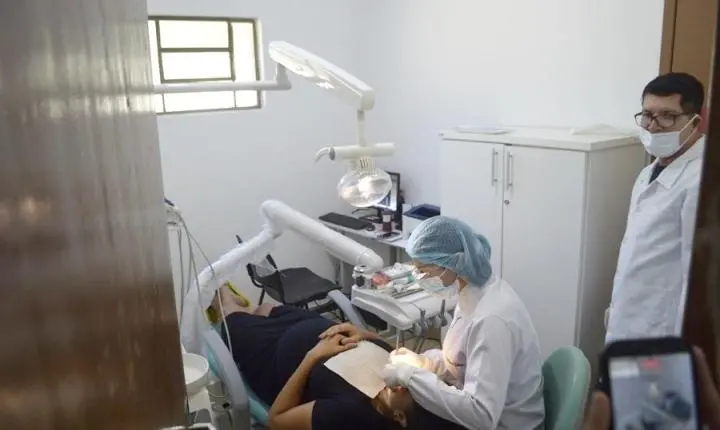 BARBOSA FERRAZ: Prefeito Caxão e secretário Leandro Mello oficializam nova clínica odontológica na UBS Santa Rita, na Vila do Roque