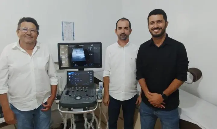 BARBOSA FERRAZ: Prefeito Caxão entrega novo aparelho de ultrassom com apoio do vereador Fabrício de Sá e do deputado Adriano José