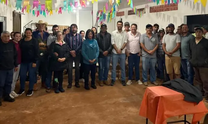 BARBOSA FERRAZ: Prefeito Caxão participa de reunião com moradores de Paraíso do Sul, fala de melhorias no município e ouve demandas da comunidade