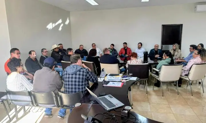 BARBOSA FERRAZ: Prefeito Caxão promove encontro com empresários e apresenta ações
