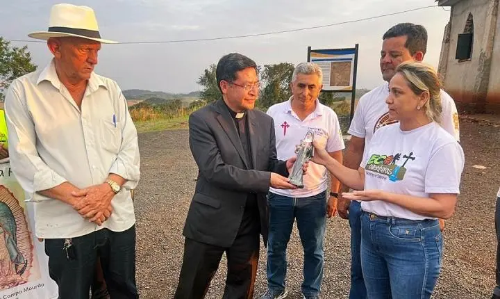 CAMINHO INICIÁTICO: Padre do México visita percurso entre Campo Mourão e Fênix
