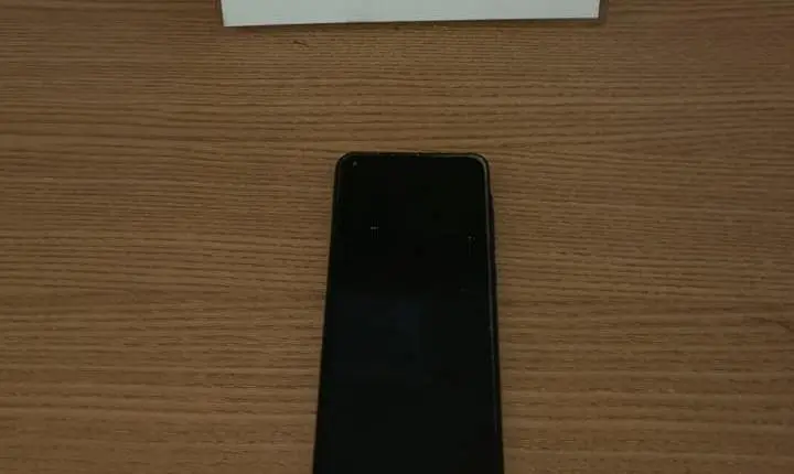 CAMPO MOURÃO: Jovem é preso após roubo de celular na praça central
