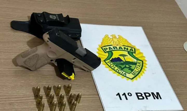 CAMPO MOURÃO: Motorista é levado à delegacia após PM encontrar pistola municiada dentro de carro no centro