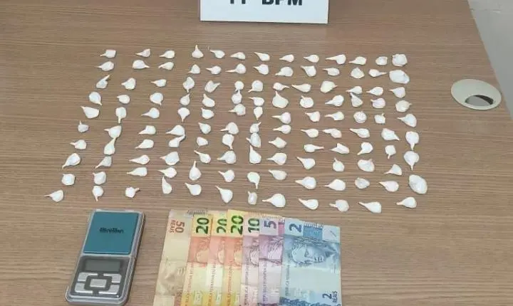 CAMPO MOURÃO: ROCAM apreende 128 porções de cocaína e prende suspeito de tráfico 