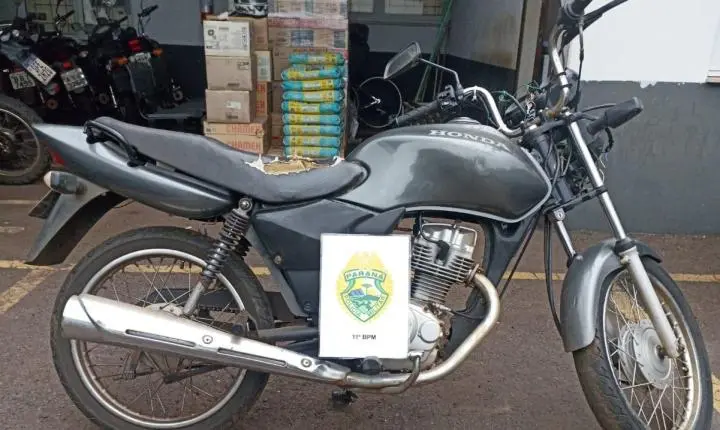 CAMPO MOURÃO: ROCAM recupera motocicleta furtada escondida em área de mata e prende suspeito