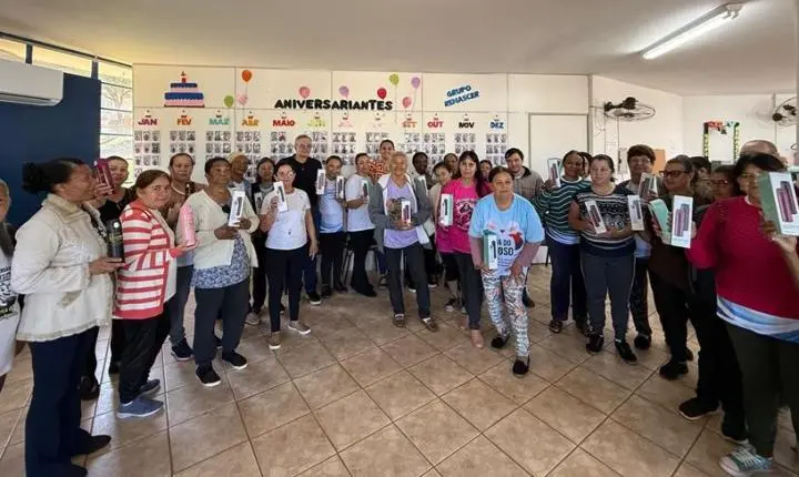 CORUMBATAÍ DO SUL: Prefeito Xandão e vice Neguinha entregam materiais ao Grupo da Melhor Idade Renascer