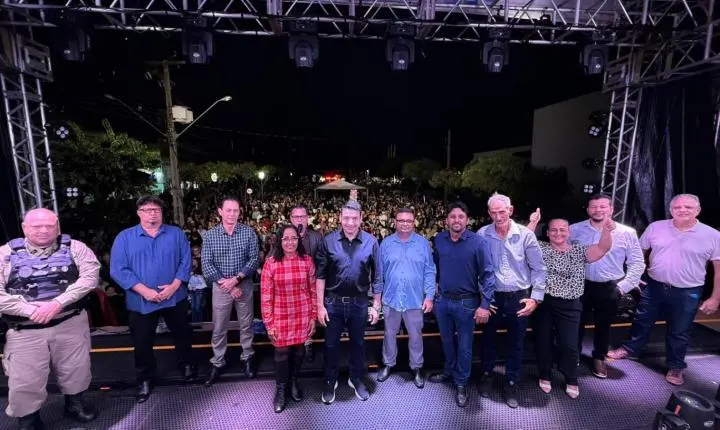 ENGENHEIRO BELTRÃO: 5º Show do Trabalhador lota centro da cidade em noite de homenagem aos trabalhadores