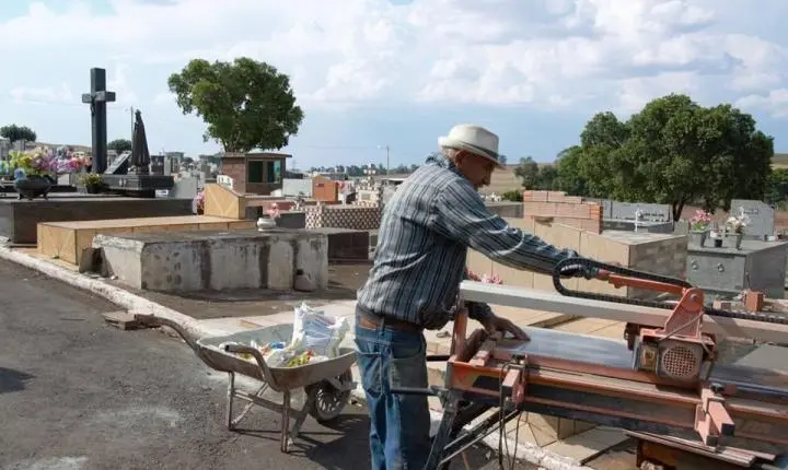 Engenheiro Beltrão define prazos para obras, reformas e limpeza nos cemitérios antes do Dia de Finados