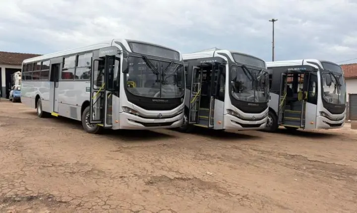 ENGENHEIRO BELTRÃO: Município adquire três novos ônibus para transporte coletivo gratuito