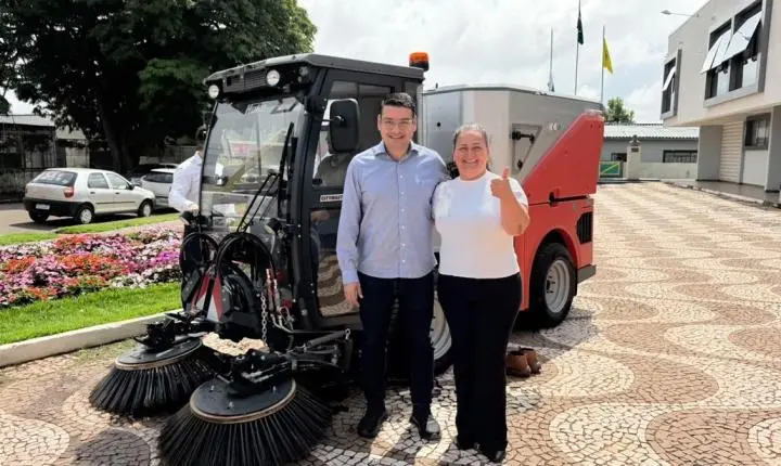 ENGENHEIRO BELTRÃO: Prefeito Garbim entrega varredeira mecanizada de R$ 840 mil para reforçar limpeza urbana; indicação da vereadora Rosana Maranho