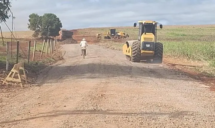 ENGENHEIRO BELTRÃO: Prefeitura intensifica recuperação de estradas rurais em diferentes regiões