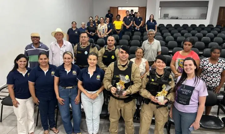 FÊNIX: Patrulha Maria da Penha orienta comunidade durante ação do Agosto Lilás