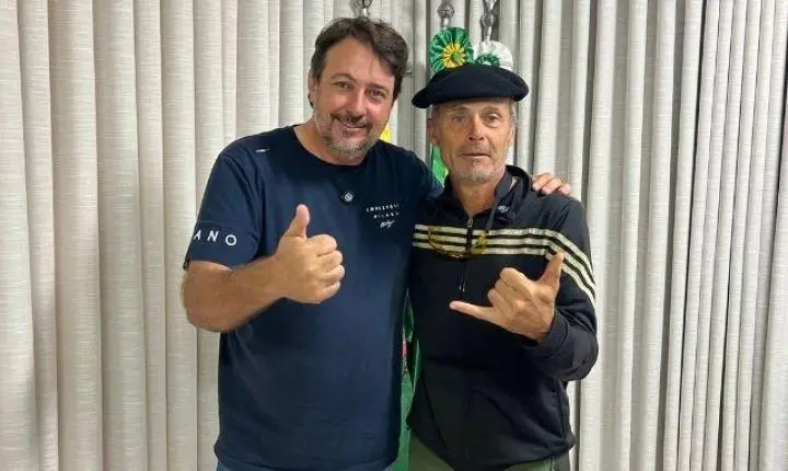 FÊNIX: Prefeito Junior Molina recebe peregrino francês que percorre o Caminho de Peabiru