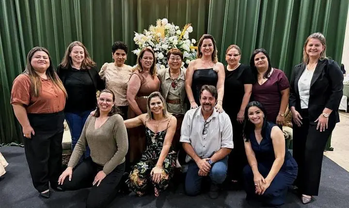 FÊNIX: Prefeitura homenageia professores com jantar dançante e noite de confraternização