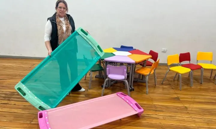 FÊNIX: Prefeitura investe em caminhas empilháveis para melhorar descanso de crianças nos CMEIs