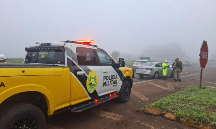FLORESTA: Colisão traseira na PR-317 deixa dois feridos em meio a neblina