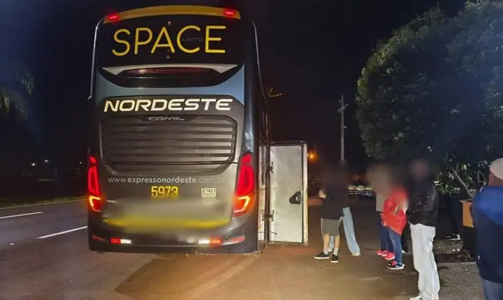FLORESTA: Ônibus que seguia de Foz do Iguaçu para São Paulo é alvo de assalto na PR-317
