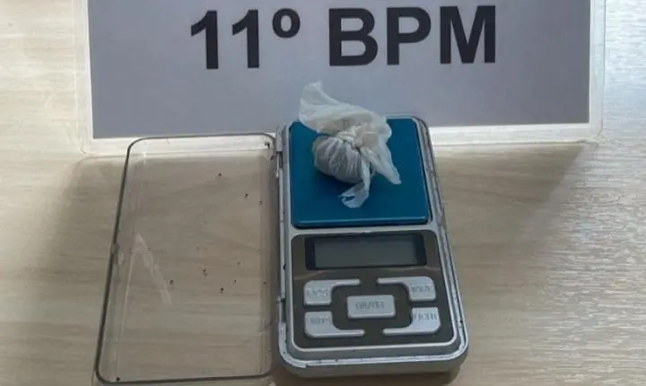 IRETAMA: Homem é abordado com maconha ao sair de ponto conhecido pelo tráfico