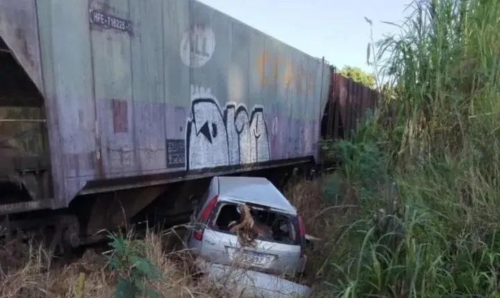 JANDAIA DO SUL: novo acidente com trem deixa motorista ferido em cruzamento próximo ao Panela de Pedra