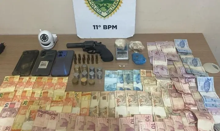 PEABIRU: Mulher é encaminhada e PM apreende revólver, crack e maconha em ponto suspeito de tráfico