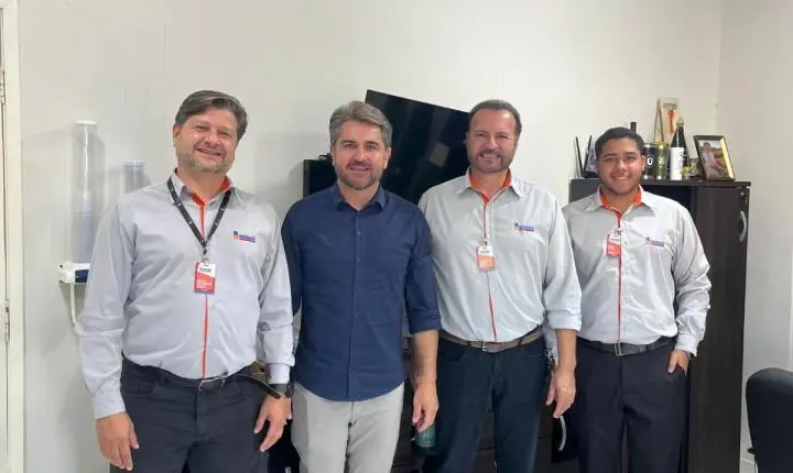 QUINTA DO SOL: Prefeito Leonardo recebe representantes da UNINGÁ e discute parceria para qualificação de servidores