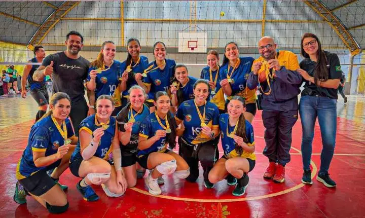 QUINTA DO SOL: Voleibol feminino se prepara para fase macrorregional dos JAPS após vencer Campo Mourão e ficar com o títilo regional