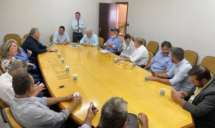 REGIÃO: 24 prefeitos da região de Campo Mourão apoiam Sandro Alex e colocam Alexandre Curi como primeira opção ao Senado; apenas o prefeito de Goioerê está com Sérgio Moro