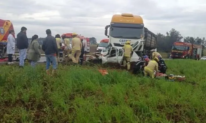 REGIÃO: Câmera registra acidente com duas mortes na BR-487, na Estrada Boiadeira