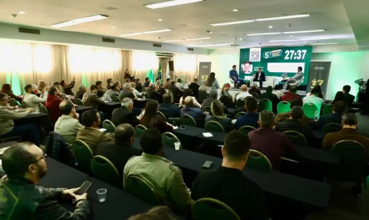 Uvepar promove sabatina com pré-candidatos ao Governo durante Marcha dos Legislativos